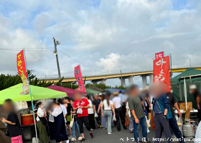 朝市ストリートの様子混雑中